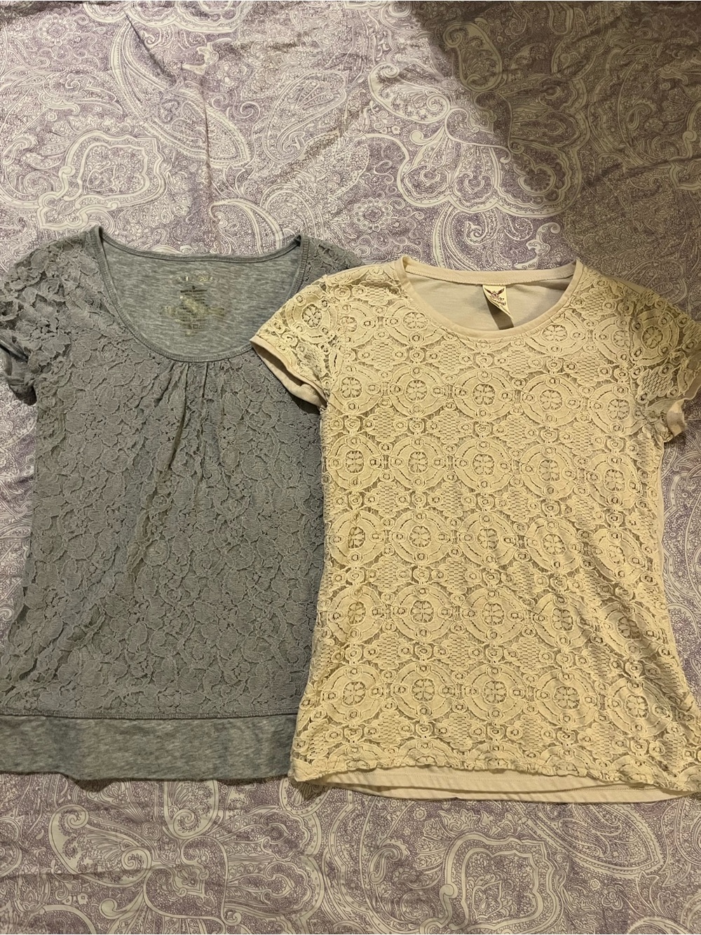 Y2K Lace Cream/Grey Size Small Fitted Tshirt Bundle